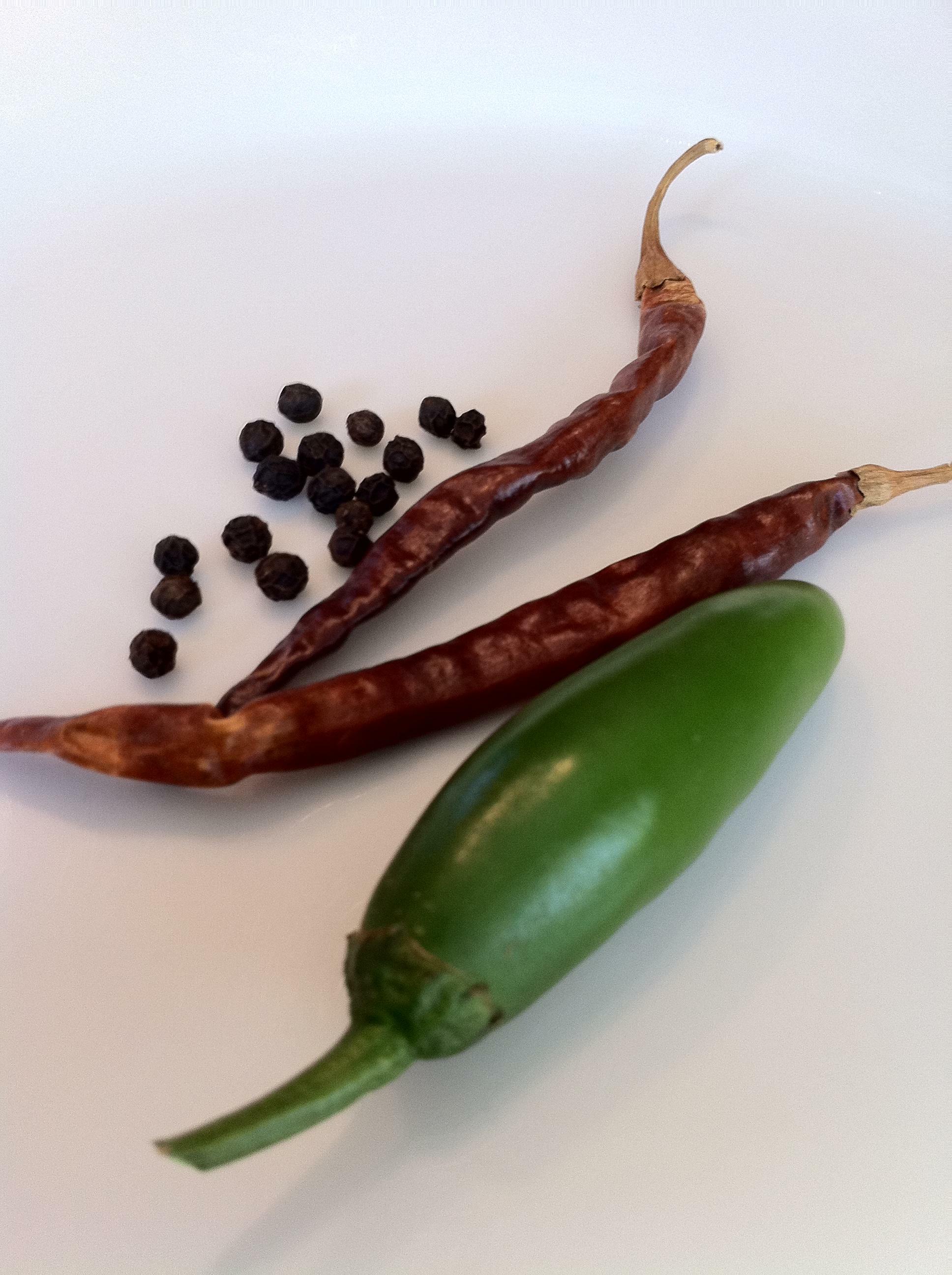 Black Pepper, Chile De Arbol, Chile Serrano